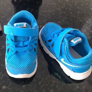 Nike baby boy tennis shoes